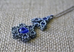 Hat szirm� vir�g lev�llel