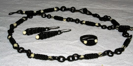 L�nc, kark�t�, gy�r� �s f�lbeval� l�sz�rb�l