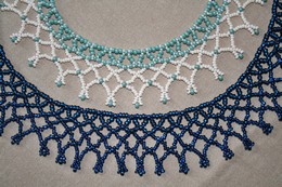 Gy�ngy nyak�k, pityeg� gal�ris, Mez�k�vesd